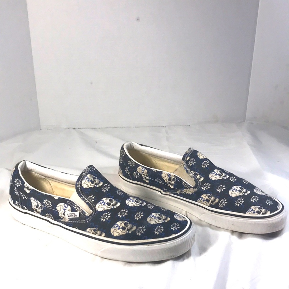 Mens Vans Classic Slip On Flash Skulls Black White & Blue Flames Skateboard Shoe